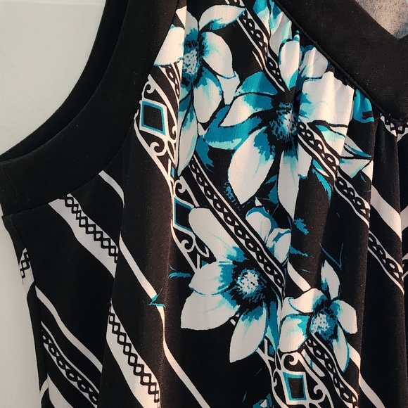 Gorgeous White House Black Market Tunic w/Teal floral print & Black - Picture 2 of 5